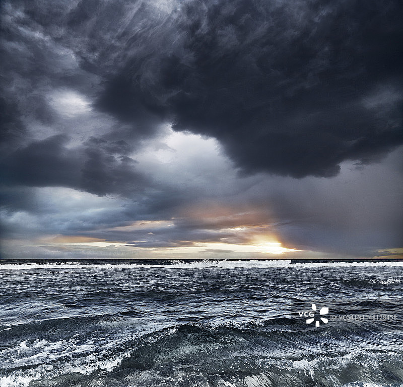 暴风雨海洋图片素材