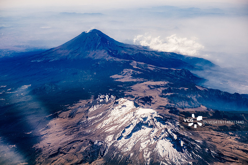 波波卡特佩特火山鸟瞰图图片素材