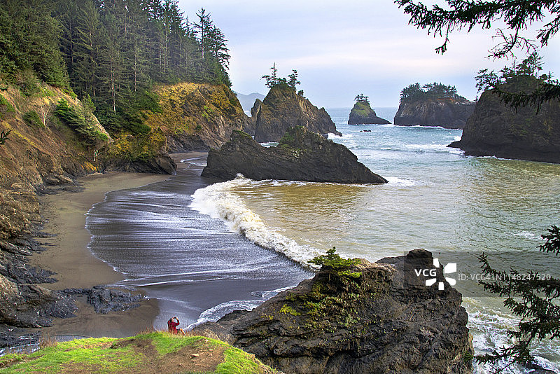 俄勒冈海岸的活力老年人图片素材