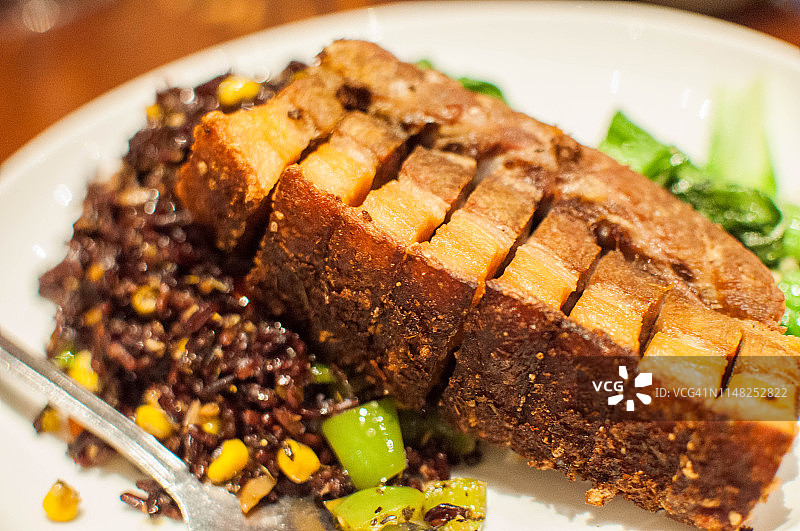 烤猪五花肉糙米美食图片素材