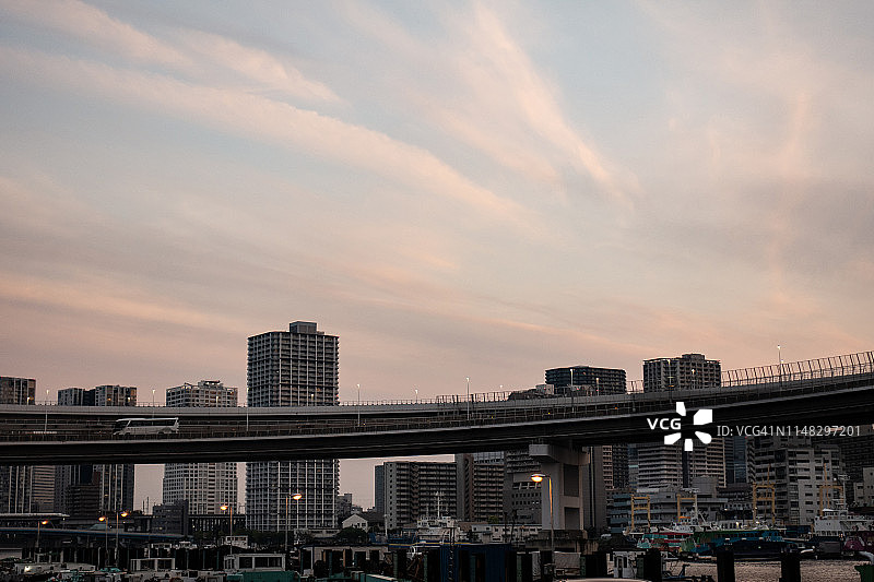 日本的环形桥图片素材