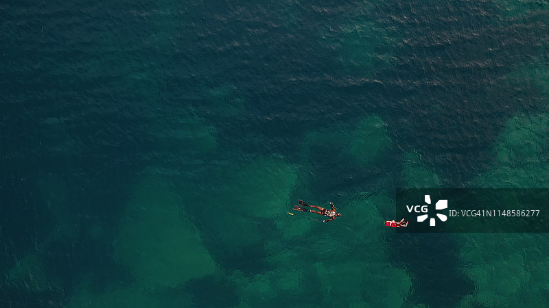 无人机航拍：海上捕鱼图片素材