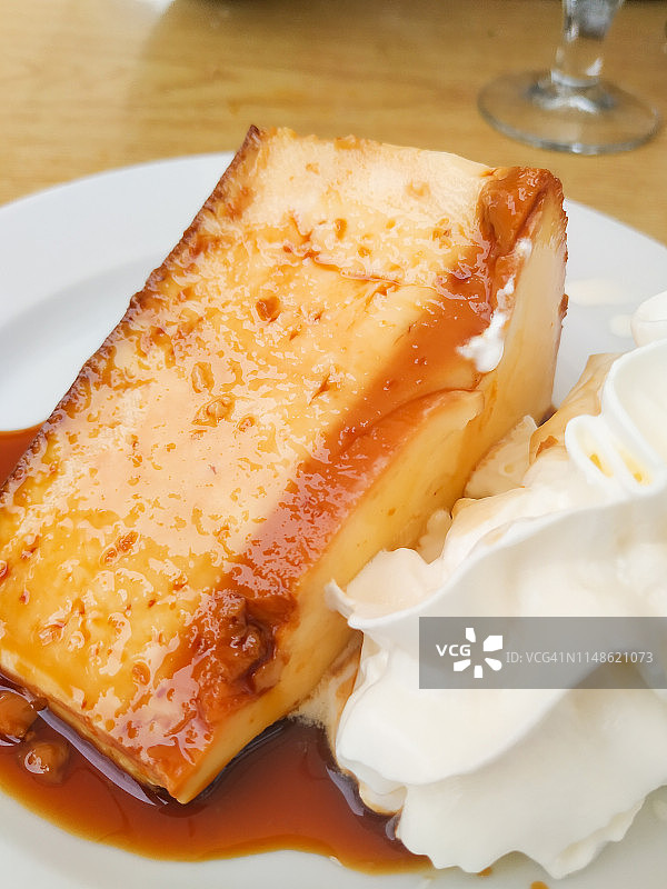 西班牙焦糖布丁甜点图片素材
