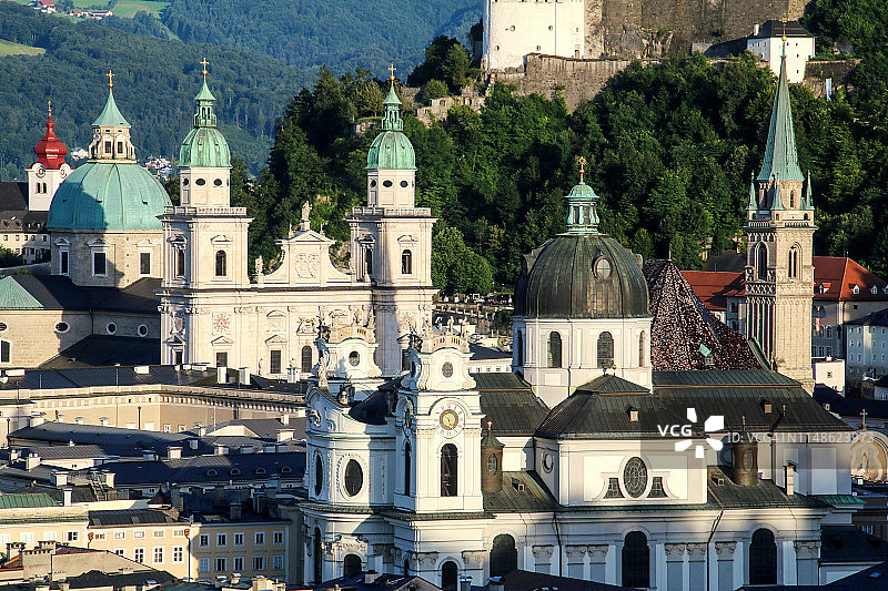 奥地利萨尔茨堡大教堂、学院教堂和方济各会教堂景观图片素材