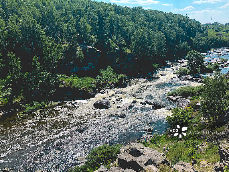 吼猴与乌拉尔河的交汇处图片素材