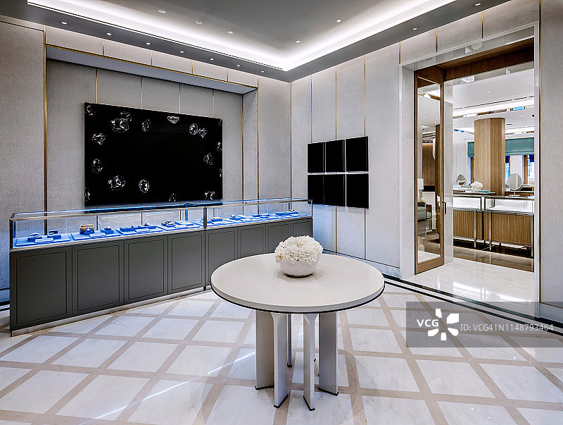 珠宝店内的钻石交易大厅图片素材