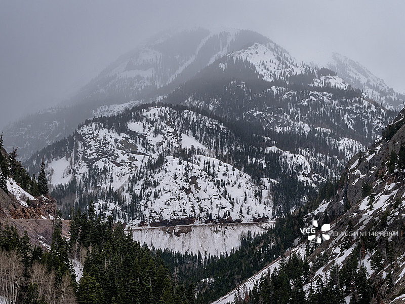 美国乌雷：贝尔克里克瀑布的科罗拉多山脉图片素材