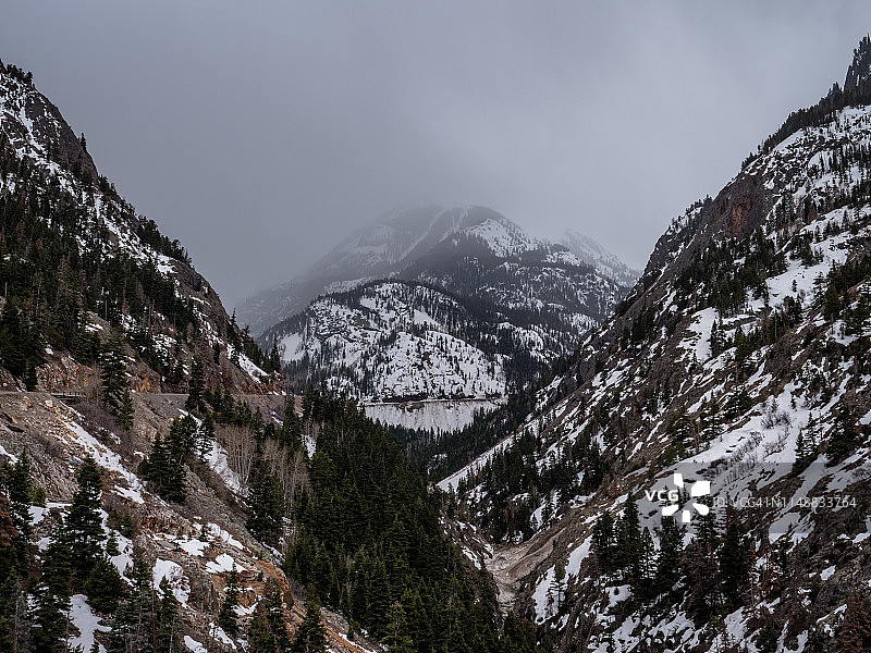 美国乌雷：贝尔克里克瀑布的科罗拉多山脉图片素材