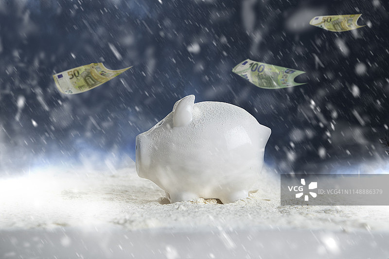 风暴中的资金图片素材