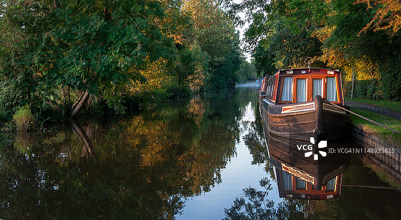 英国运河驳船之旅图片素材