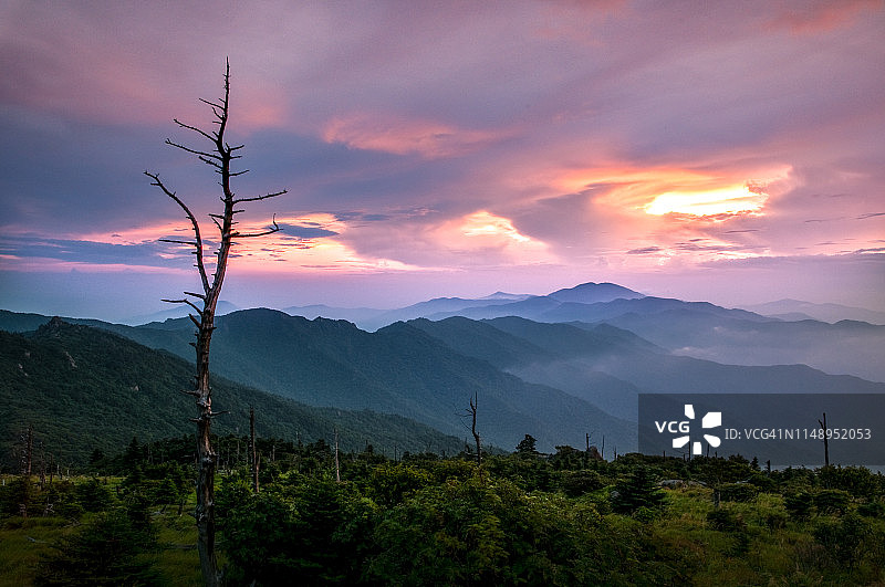 韩国南原智异山的日落景色图片素材