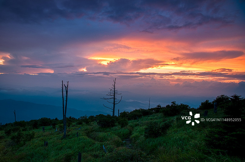 韩国南原智异山的日落景色图片素材