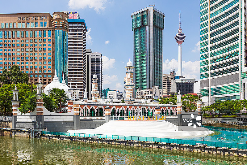 阳光明媚的马来西亚吉隆坡占美清真寺图片素材