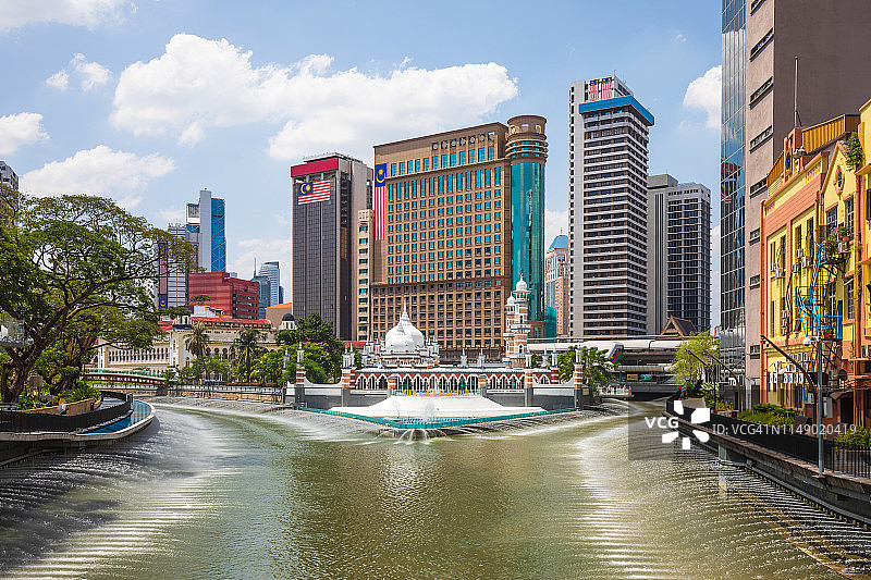 阳光明媚的马来西亚吉隆坡占美清真寺图片素材