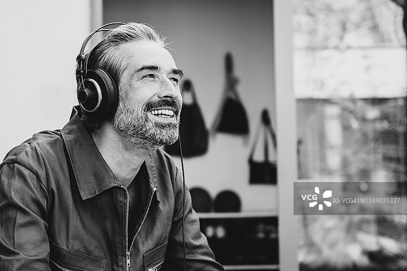 享受音乐图片素材