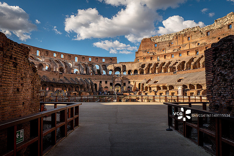 罗马弗拉维安竞技场举行比赛和表演的区域景色图片素材