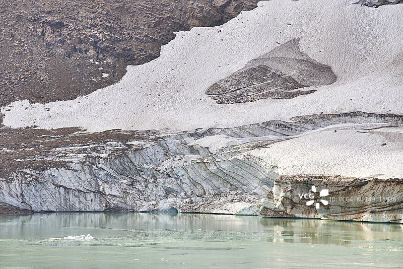 加拿大艾伯塔省贾斯珀国家公园伊迪丝卡韦尔山图片素材