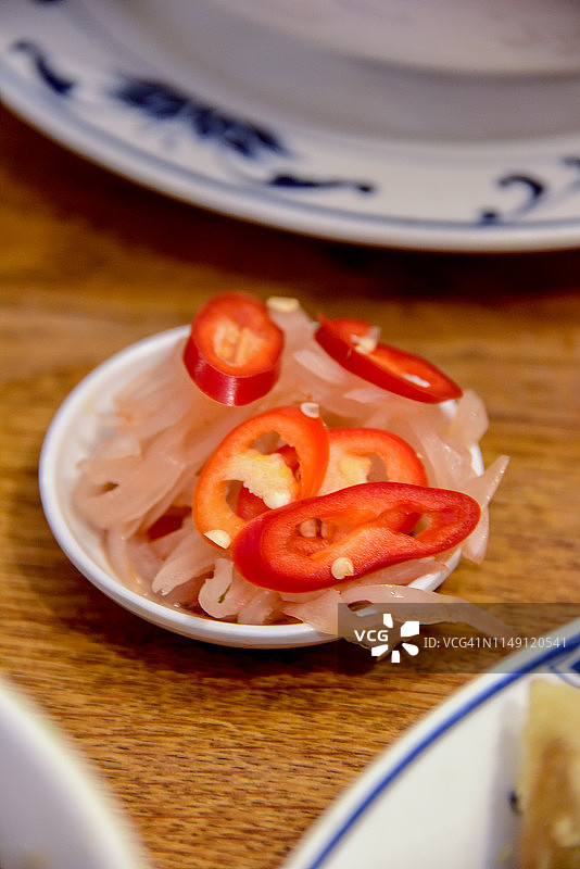 越南辣椒片和腌姜图片素材