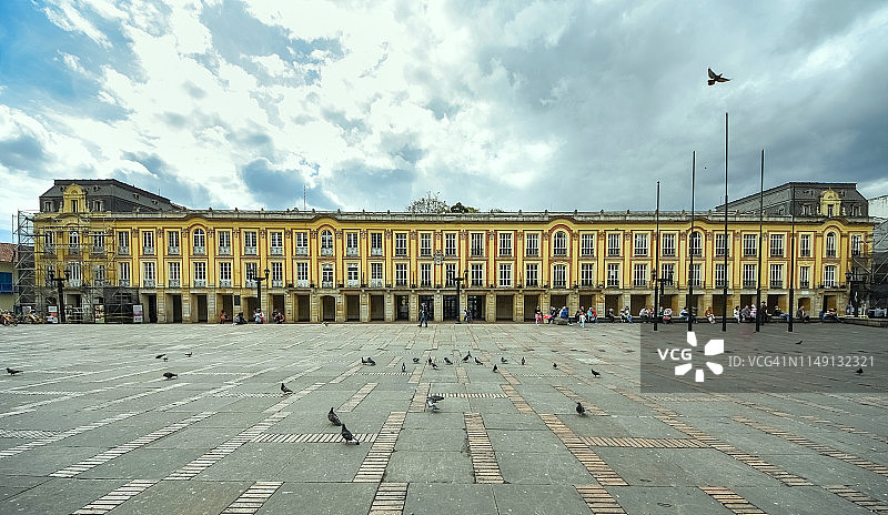 哥伦比亚昆迪纳马卡省玻利瓦尔广场的波哥大市政厅图片素材