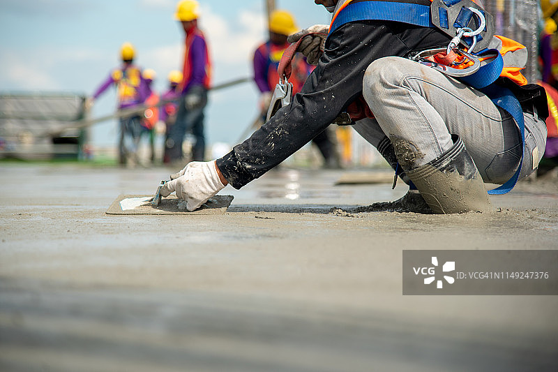 建筑工人手部特写图片素材