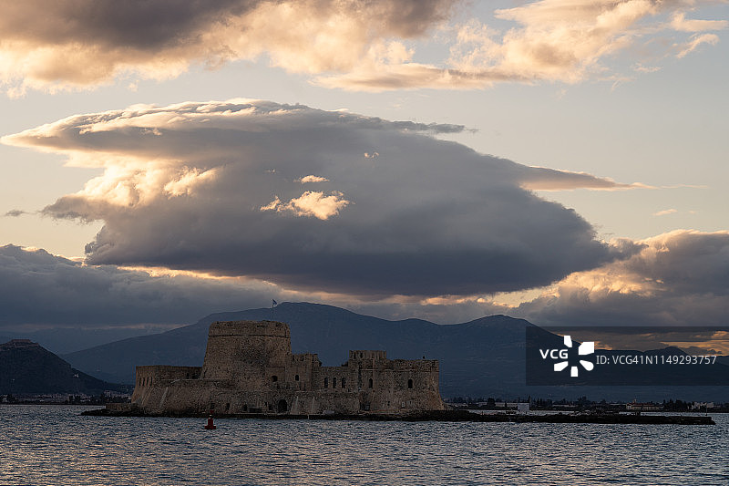 希腊布尔特兹城堡日落图片素材