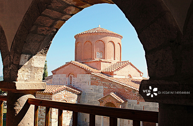 从穹顶看阿尔巴尼亚费里阿波罗尼亚圣玛丽教堂外观图片素材