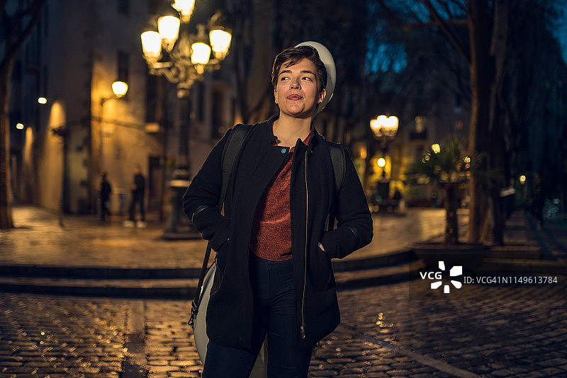 携带大提琴的音乐学生图片素材