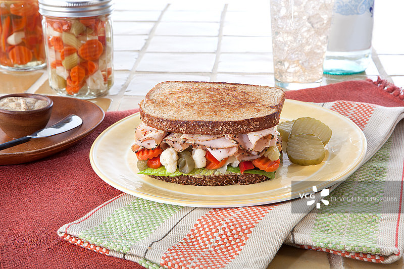 烤鸡肉三明治图片素材