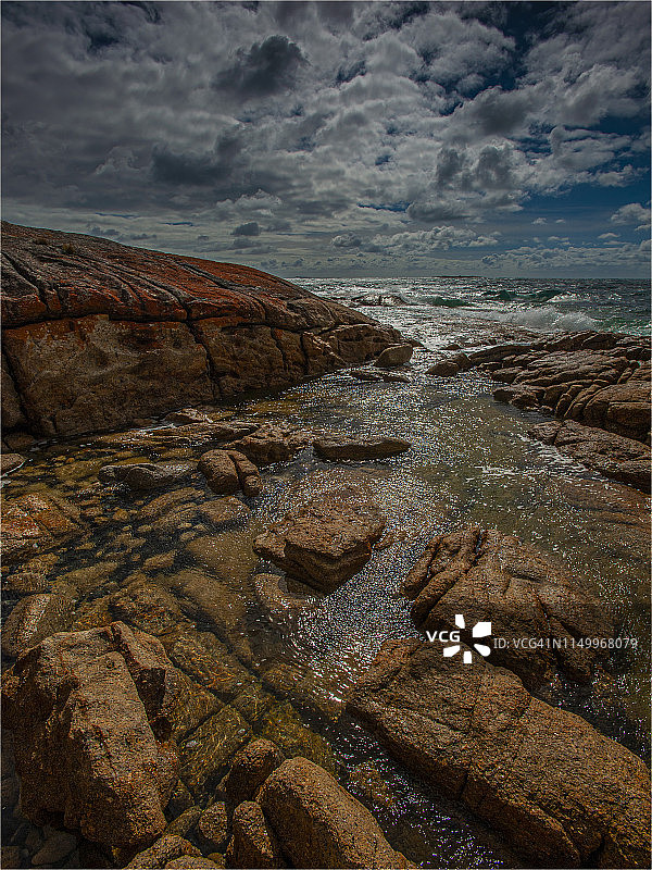 塔斯马尼亚弗林德斯岛的基利克兰基海湾西海岸线图片素材
