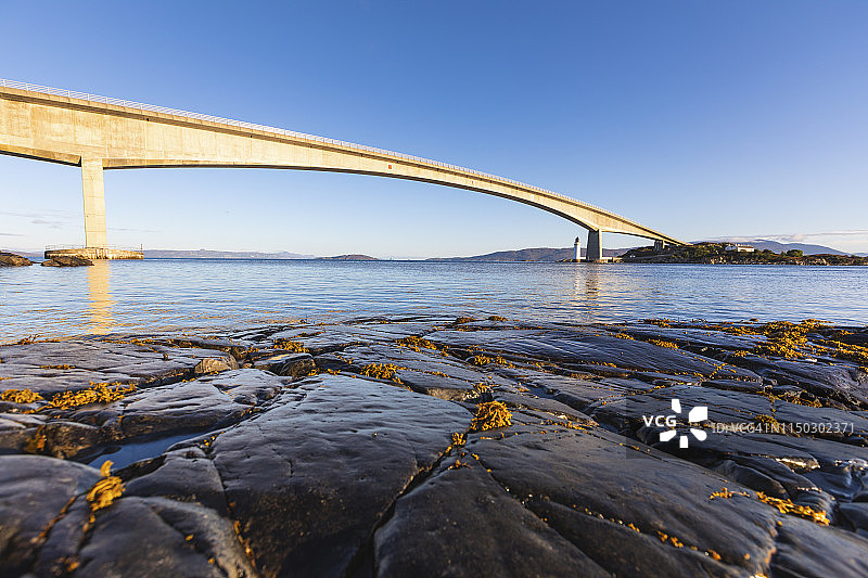 英国苏格兰斯凯桥清晨景观图片素材