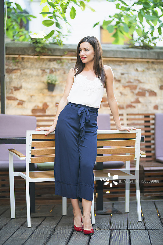 穿着得体是一种礼貌图片素材