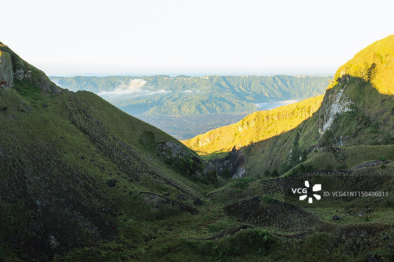 印度尼西亚巴厘岛火山上空图片素材