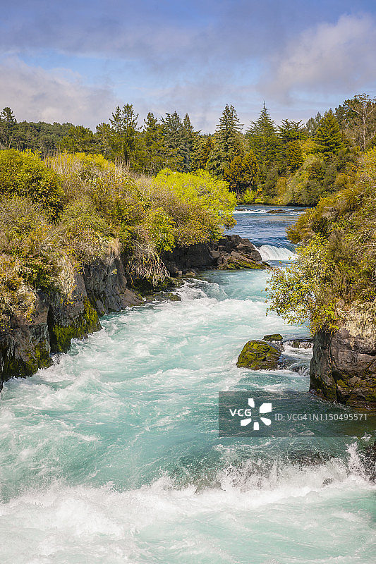 胡卡瀑布图片素材