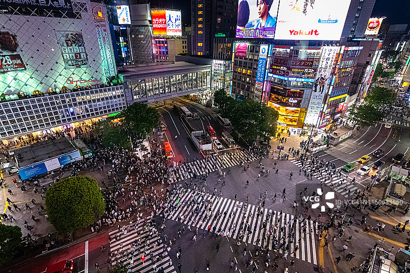 日本东京涩谷十字路口的人群图片素材