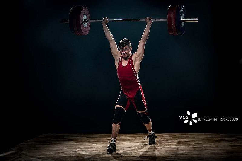 男人举杠铃图片素材