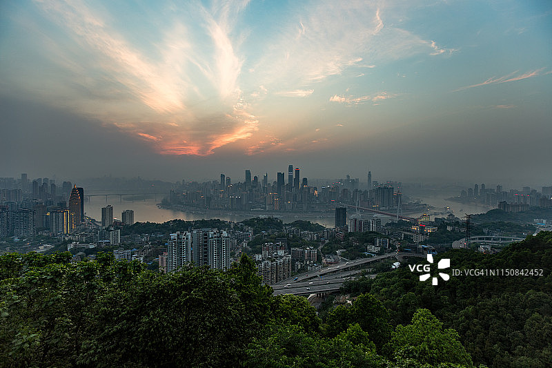 南山俯瞰重庆日落图片素材