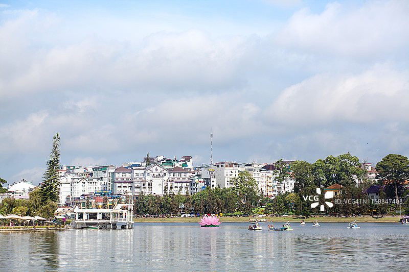 越南林同省大叻市的绿心：春香湖图片素材