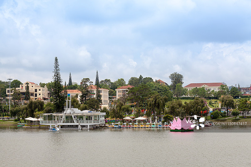 越南林同省大叻市的绿心：春香湖图片素材