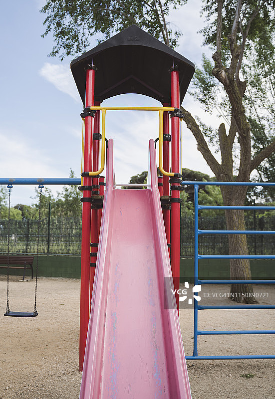 游乐场滑梯图片素材