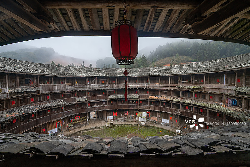 厦门附近福建田螺坑土楼内部图片素材