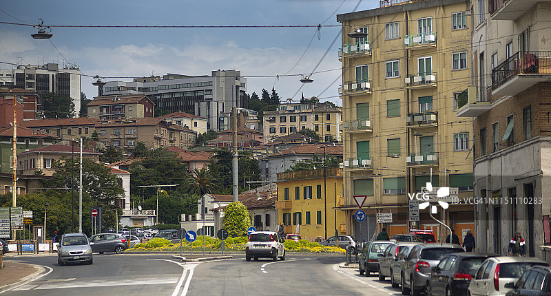 公寓楼或住宅楼-意大利安科纳图片素材