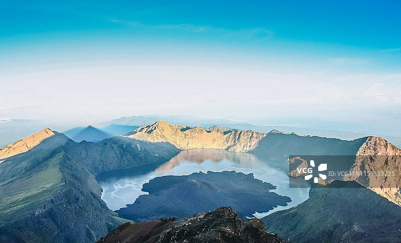 林贾尼火山图片素材