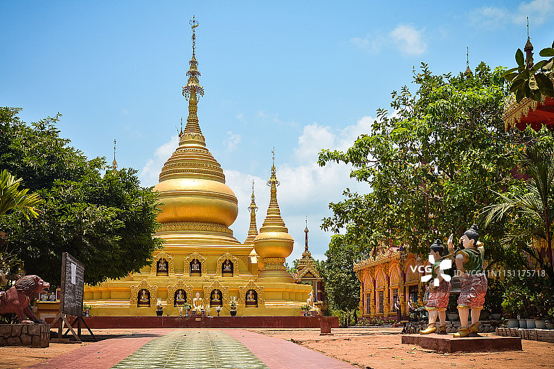 缅甸南部金色佛塔图片素材