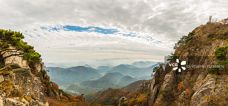 韩国莞州大屯山全景照片图片素材