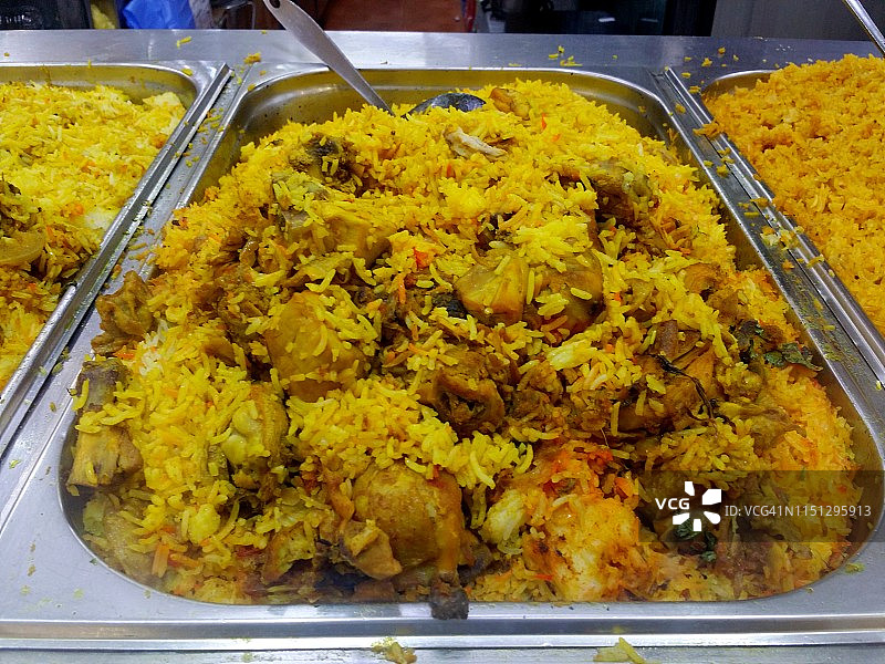 阿拉伯米饭和鸡肉图片素材