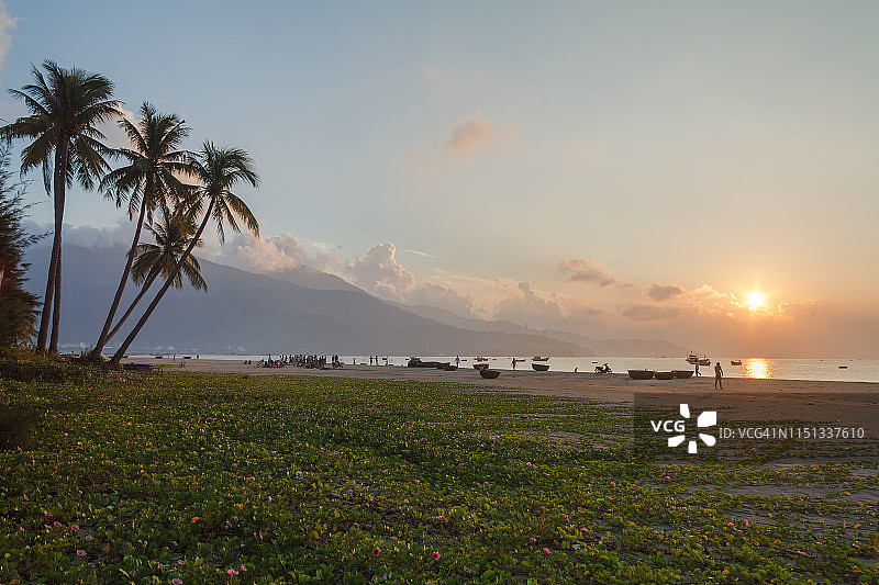 越南岘港美溪海滩美丽日出图片素材