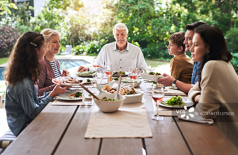 充满爱意的餐盘图片素材