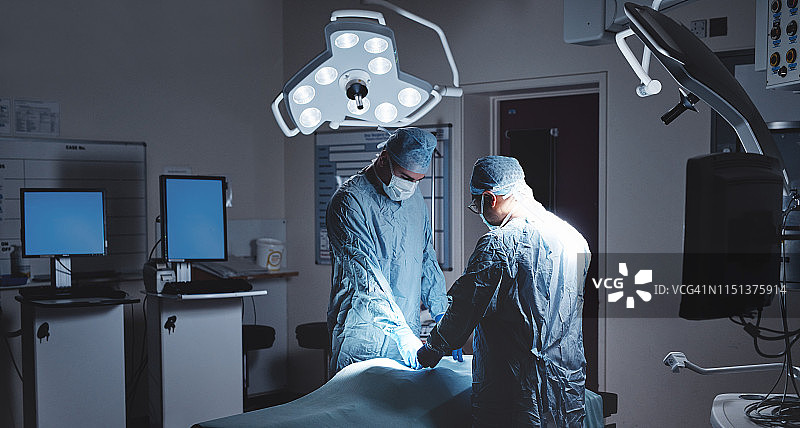 手术室需要全神贯注图片素材
