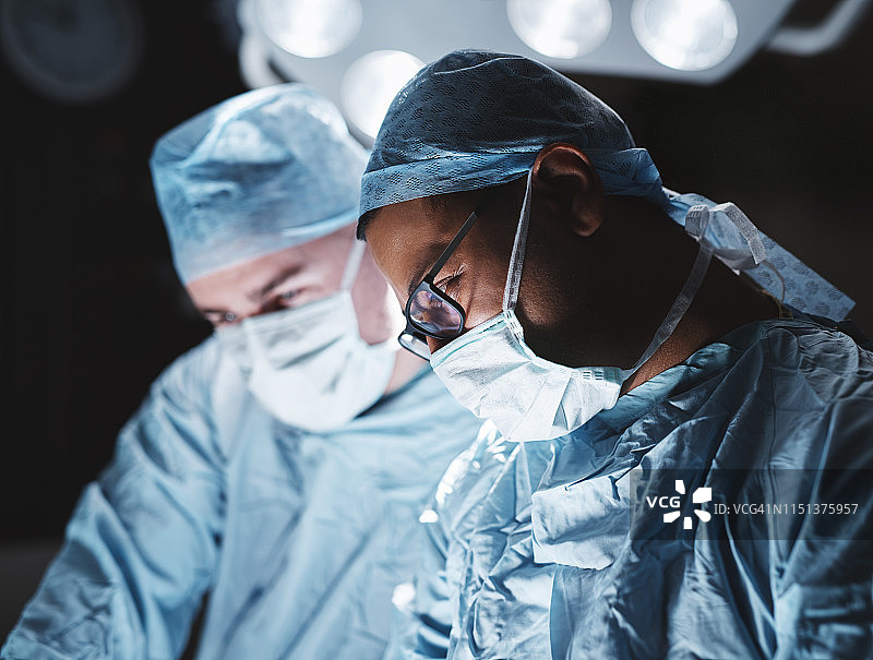 团队合作再次拯救生命图片素材