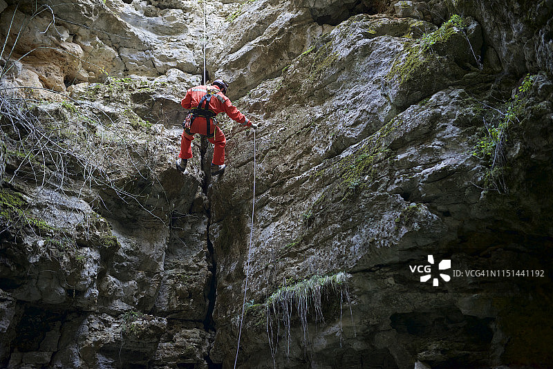 西班牙洞穴探险图片素材